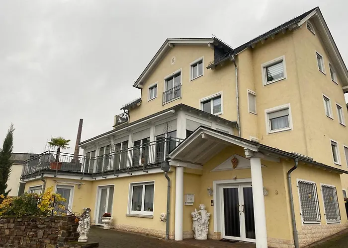 „die 3 Am Rhein“ Appartement *